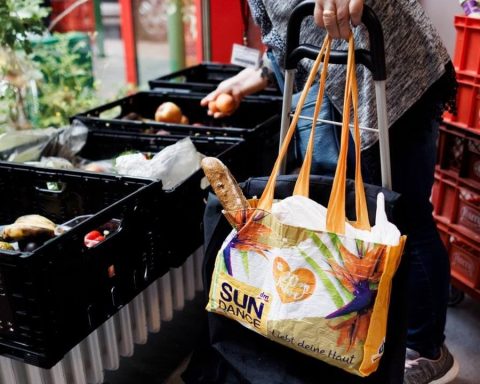 tafeln-ueberfordert-wartelisten-kinder