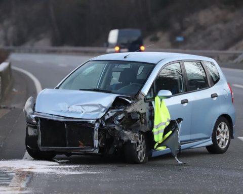 Blitzeis Norden Unfälle Verletzte