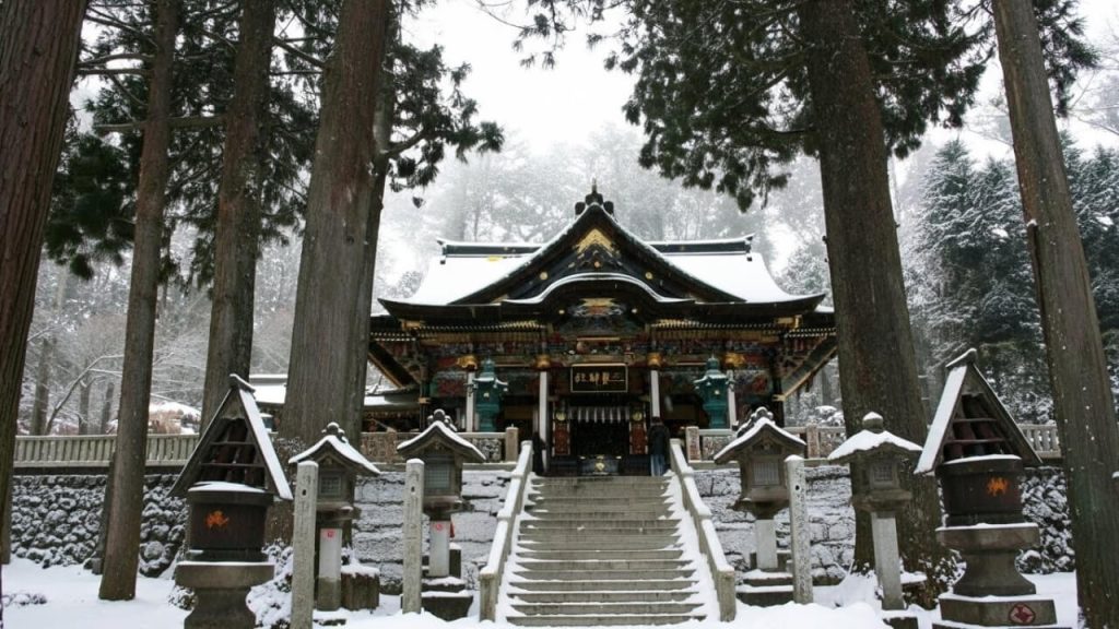 schnee-schrein-japan-not