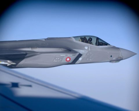 klingbeil-daenische-jets-eskorte