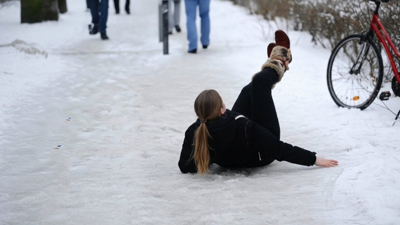 eisglätte-notaufnahmen-kälte-chaos