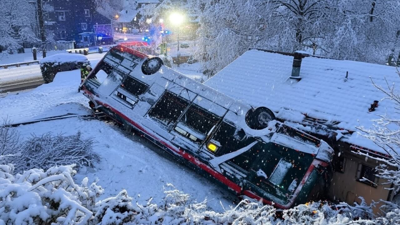 wintereinbruch-verkehrsunfaelle-deutschland-chaos