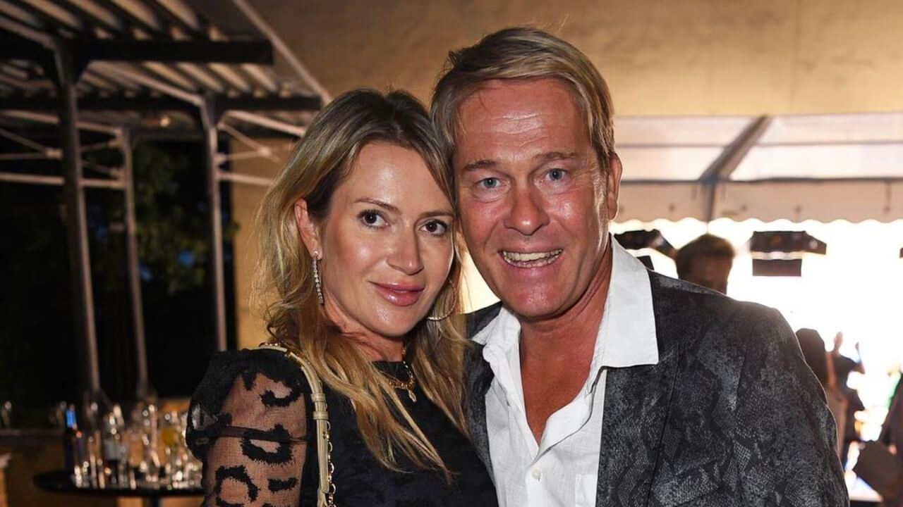 hinnerk-baumgarten-rotes-sofa-jubilaeum ​