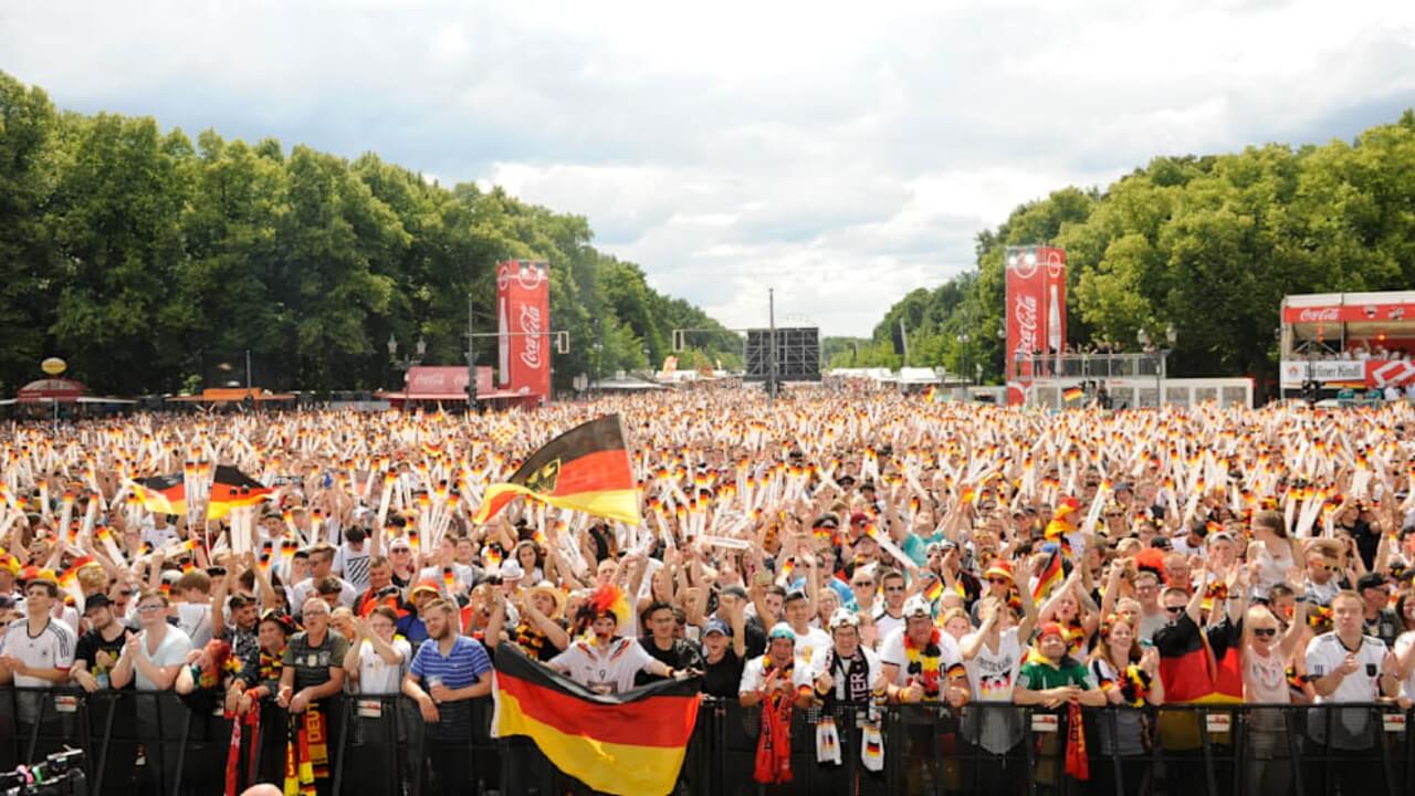 gaga-zoff-public-viewing