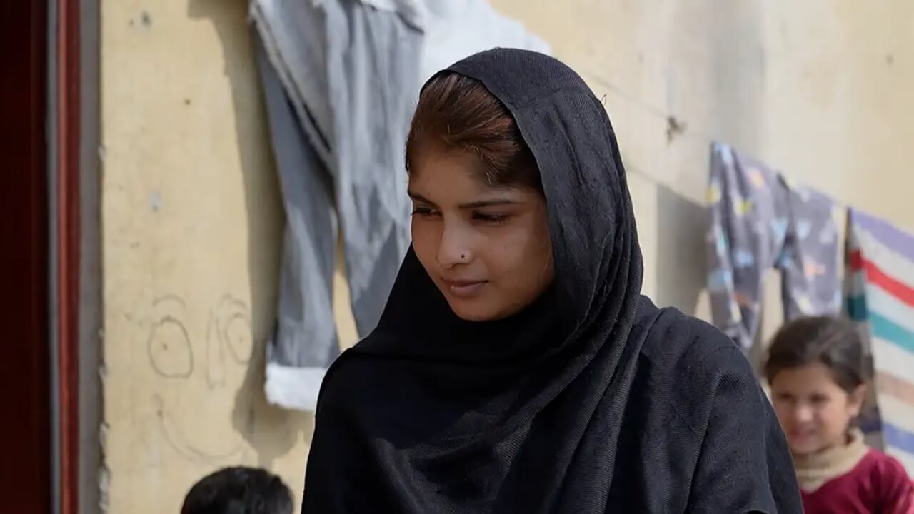 kindbraut-pakistan-trauma-stimme