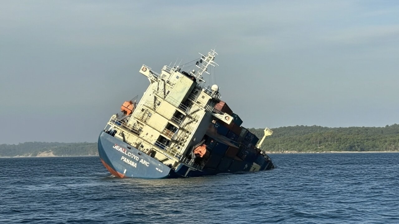 Phuket Schiffsunglück Gefahrgut