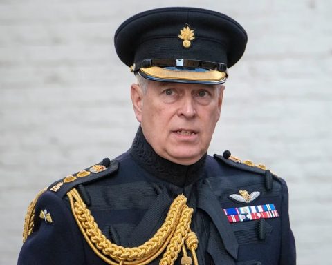 Andrew Hintertür Skandal