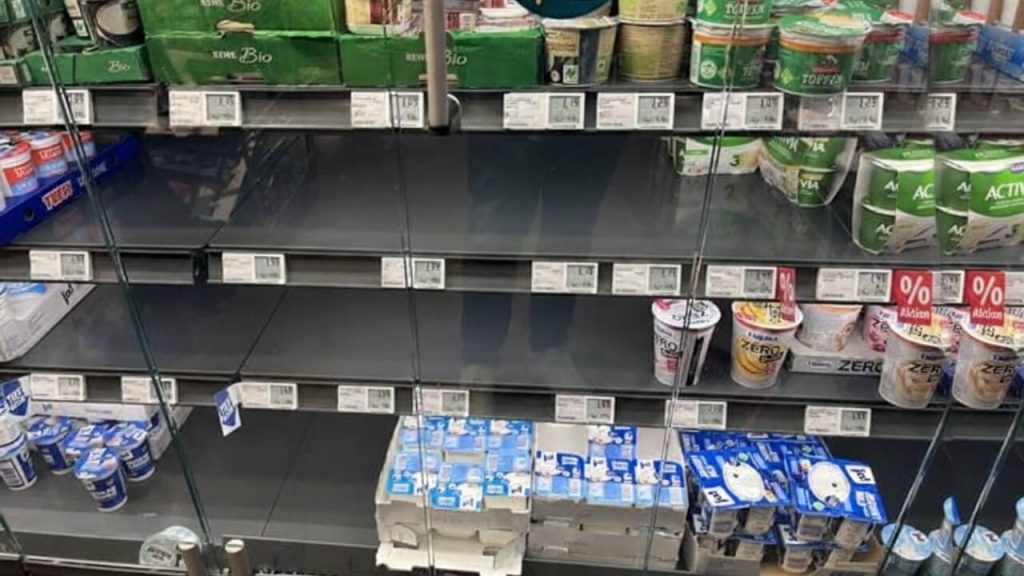 skyr-ausverkauft-supermarkt-engpaesse