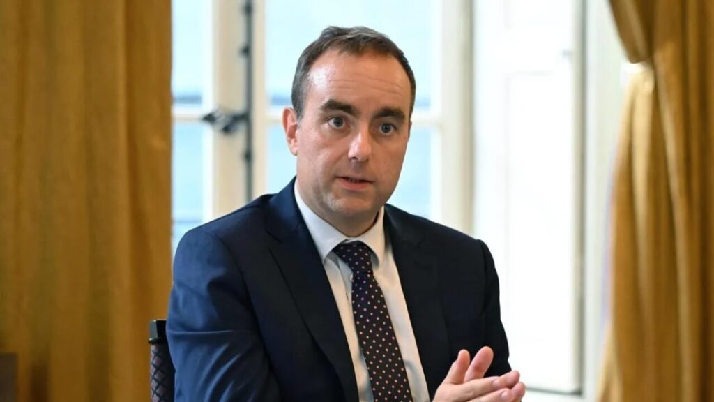 assemblée-nationale-lecornu-demobilisierung