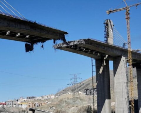 usa-zerstoeren-bruecke-iran