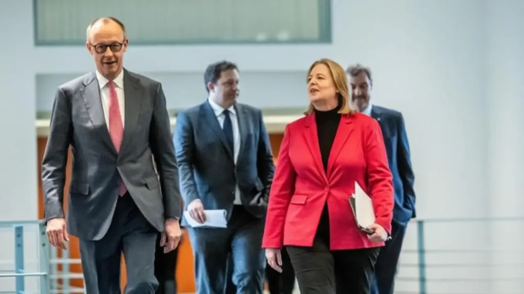 arbeitszeit-acht-stunden-tag
