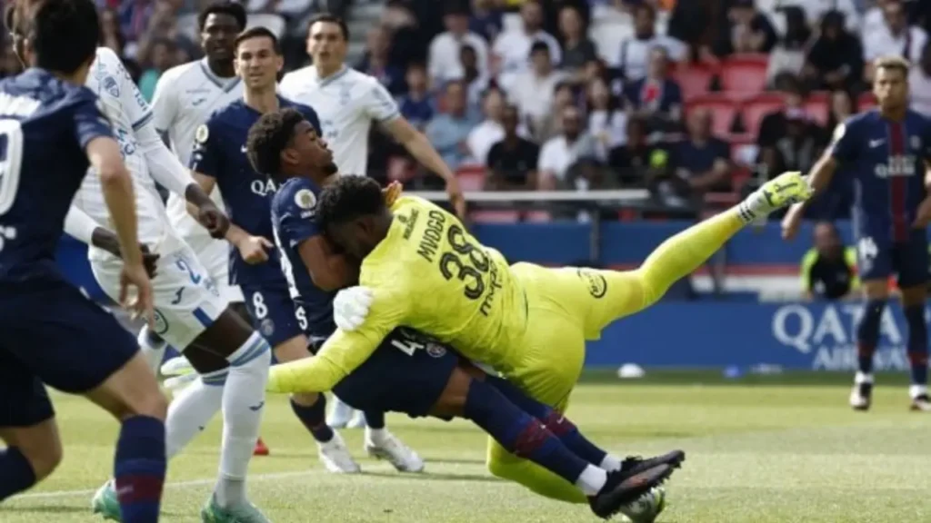 psg-lorient-bayern-duell
