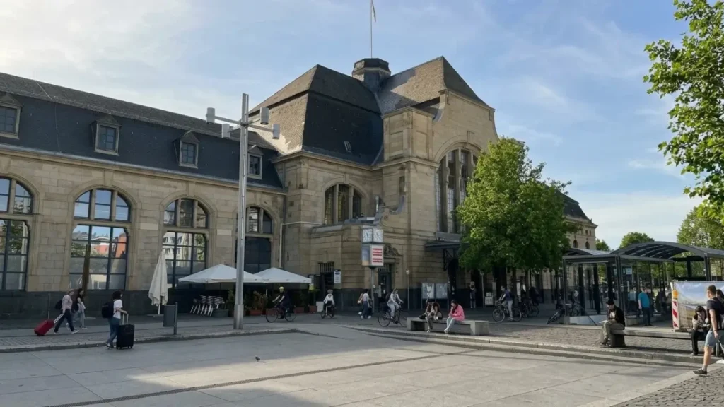 koblenz-hammerangriff-am-bahnhof